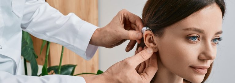 Lire la suite à propos de l’article Ne faites pas la sourde oreille aux conseils de nos audioprothésistes qualifiés