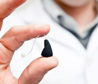 Lire la suite à propos de l’article Comment bien choisir l’appareil auditif qu’il vous faut grâce à DC Audio ?